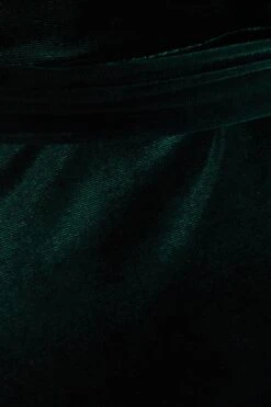 Bottle Green Velvet Wrap Midi Dress 11 Bottle Green Velvet Wrap Midi Dress -Glamourista 00100036005 ZS