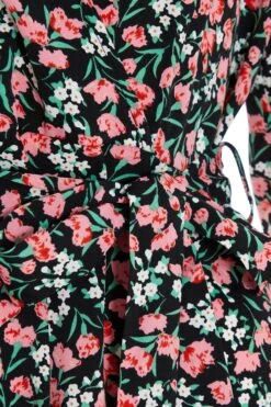 Petite Black Ditsy Floral Wrap Mini Dress -Glamourista 00100037111 ZS